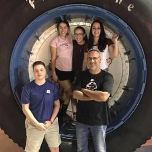 Meet your Posher, Jay robert antonio